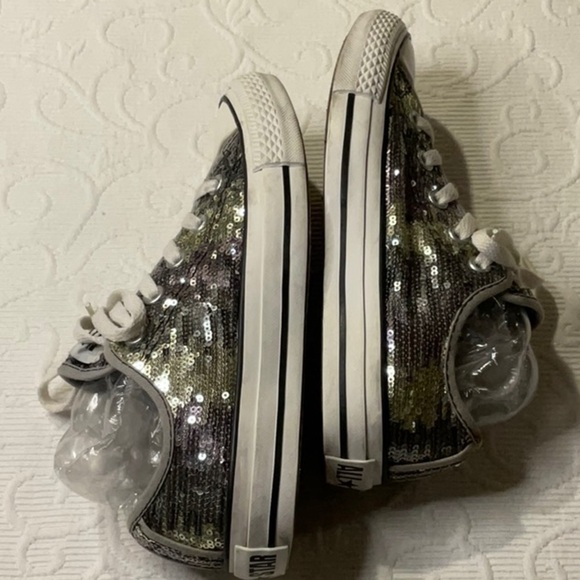 All Star Women's Sequin Sneakers. Multicolored. Men’s size 4, women’s size 6. - Picture 3 of 8